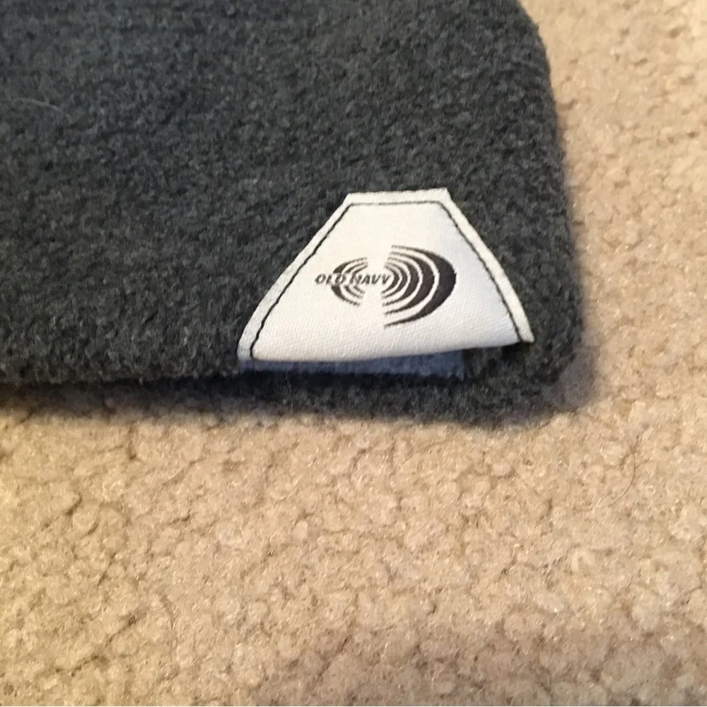 Vintage Old Navy Unisex Grey Skull Beanie in Very Good Condition